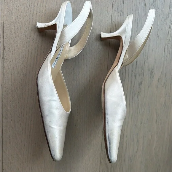Manolo Blahnik Carolyne Bridal Slingback Heels - Picture 3 of 7